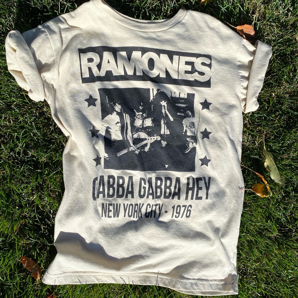 band tee
